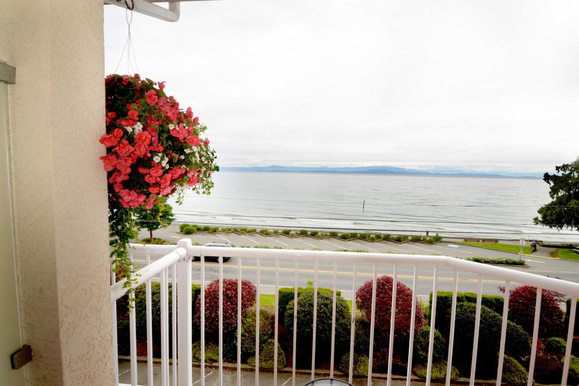 Casa Grande Inn Qualicum Beach Exteriör bild